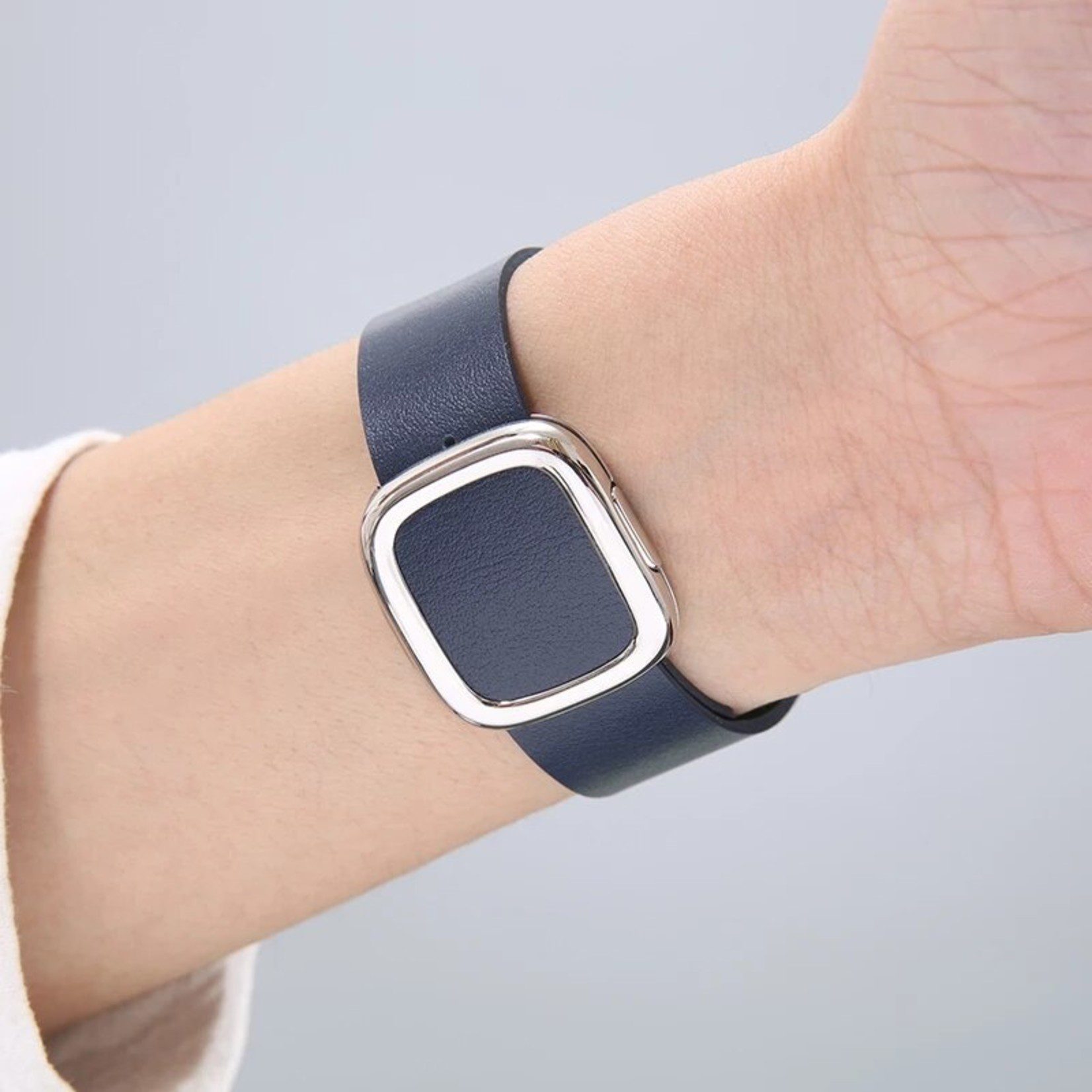 Pulsera cuero Modern Buckle Apple Watch - Imagen 2