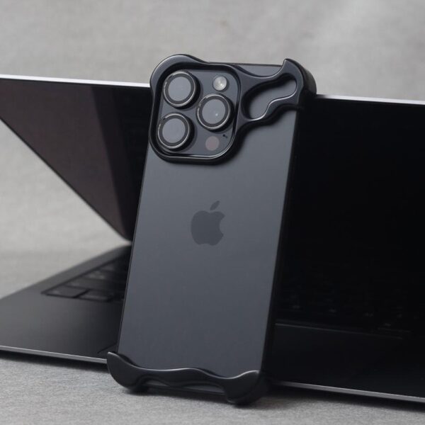 Protector iPhone 15 Naked Feel - Imagen 7